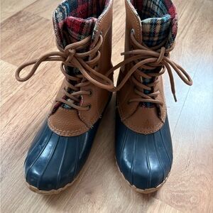 Sporto Navy Blue Duck Boots with Plaid Lining
